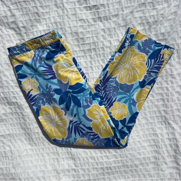 VTG Lilly Pulitzer Tropical Hibiscus Floral Capri Pants in Blue and Yellow, 2 - Picture 4 of 10